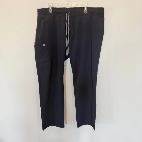 Lot of 2 Figs Navy Blue Scrub Sets (2 tops/2 pants) 520224Q - Picture 7 of 9